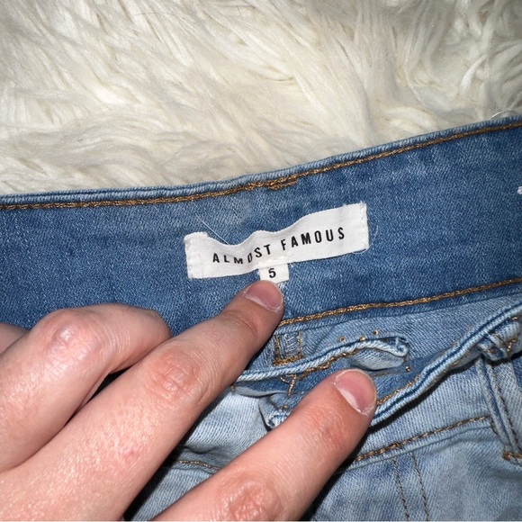 Almost Famous | Distressed Light Wash Low Rise Double Button Skinny Jean Jegging - Picture 4 of 11